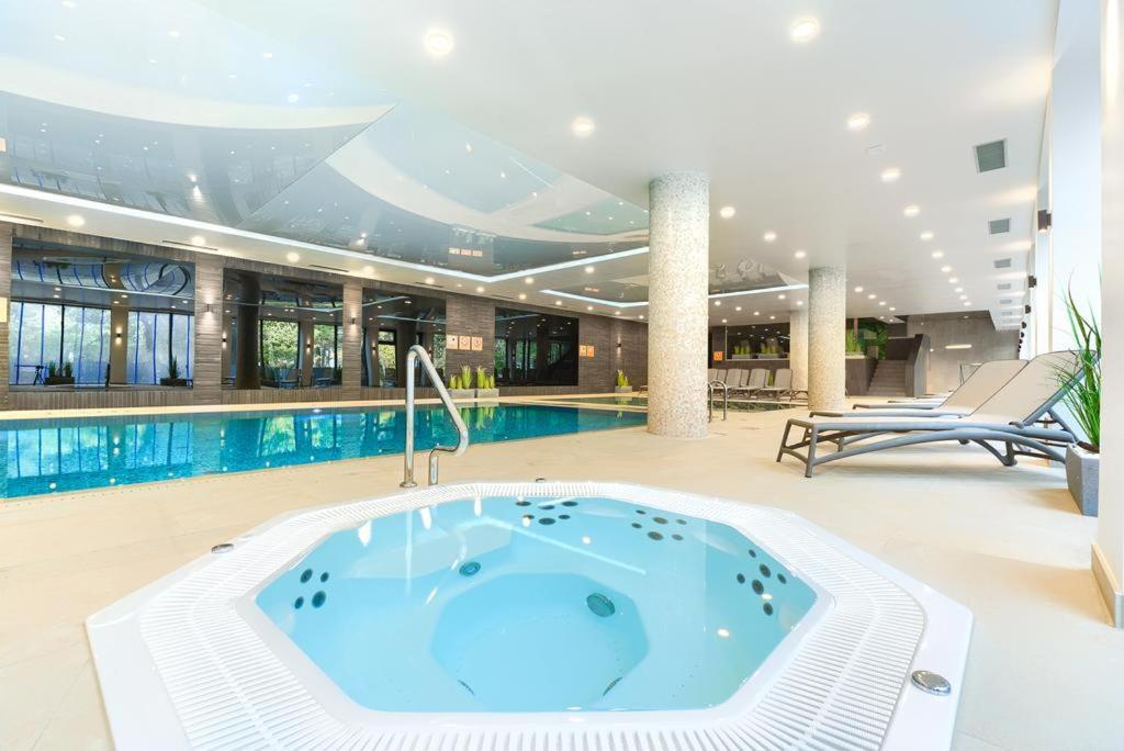 Nadmorskie Tarasy - Apartament D213 Z Garazem I Rowerami Kolberg Exterior foto